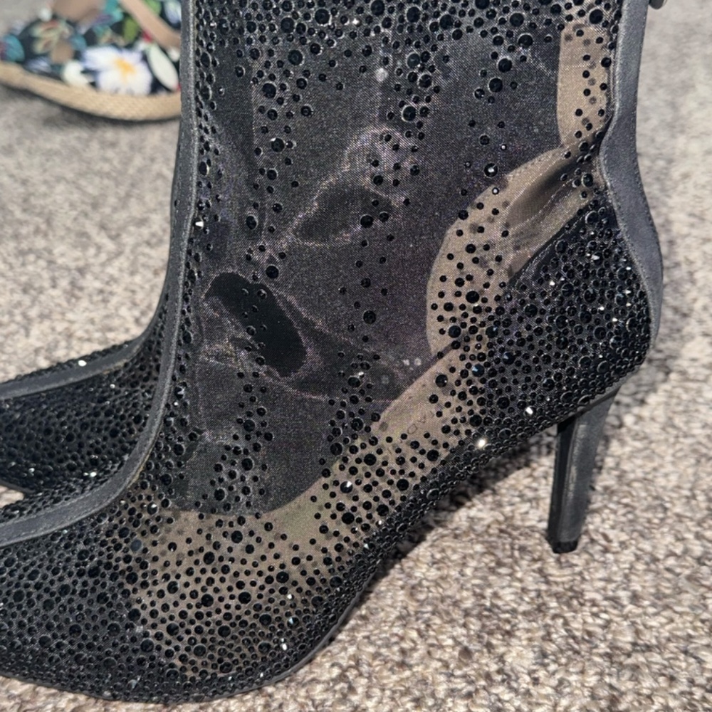 Adrienne Vittadini Noon Boot- excellent condition. - Picture 3 of 4